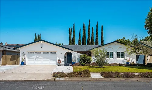 2221 E Viking Ave Photo 1