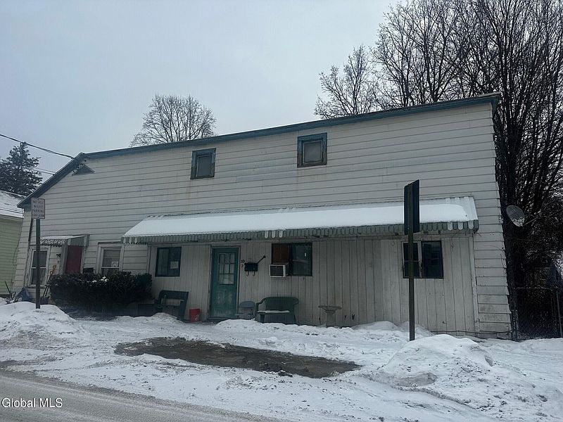 5th image of 52 Oak Street