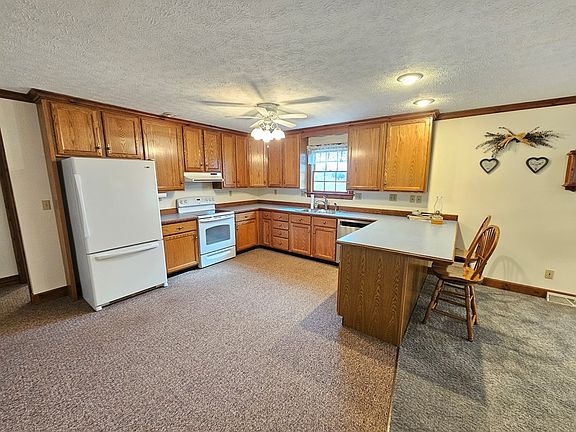 4th image of 815 Arrowhead Dr