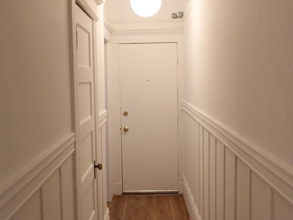 1st image of 483 Linden St #8
