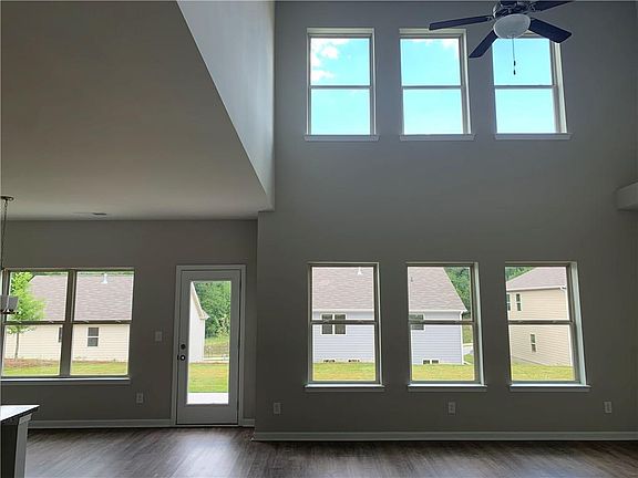 3rd image of 2540 Bear Mountain St