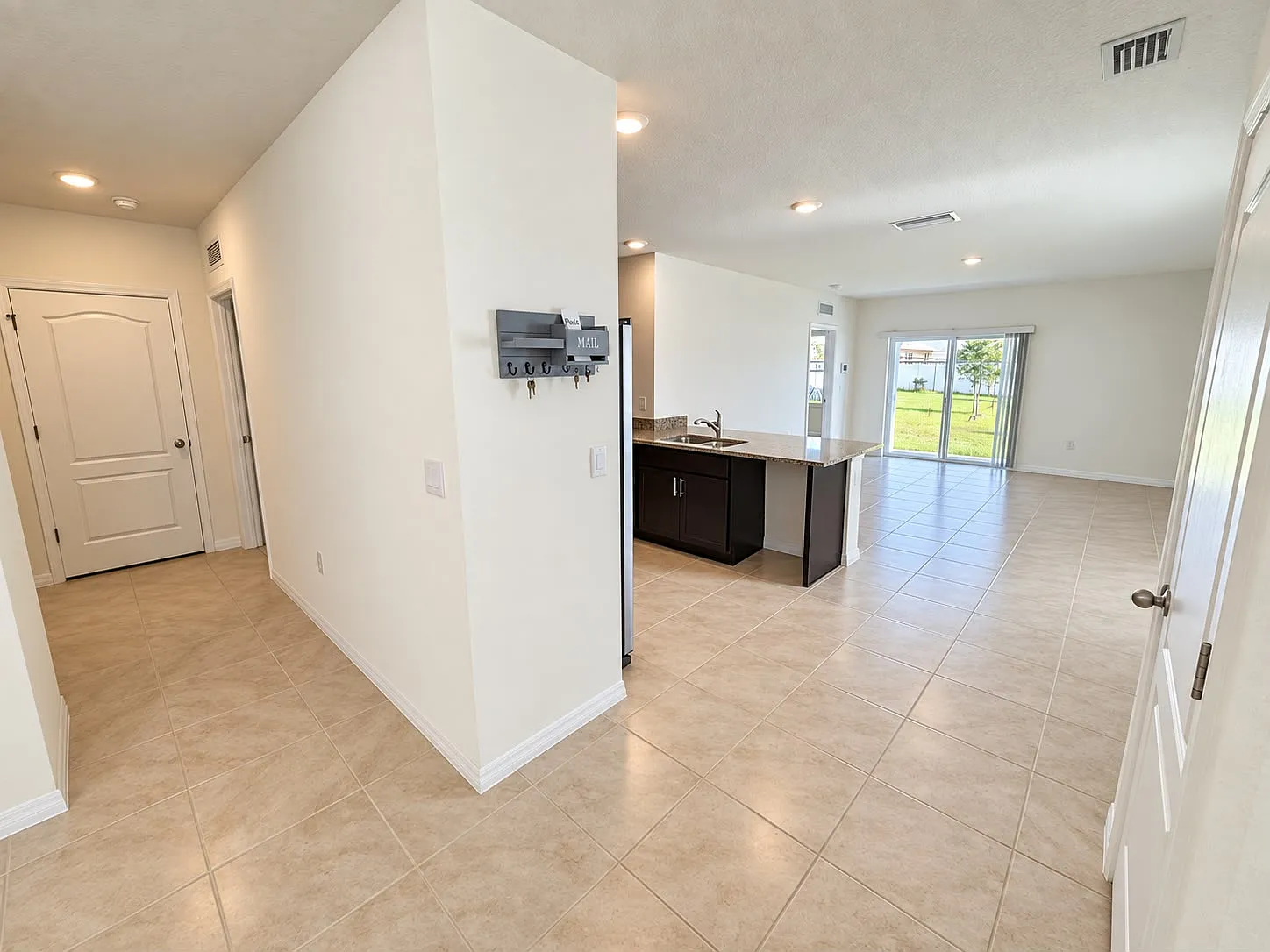 3 bed, 1504 sqft, $2,500 — Photo 4
