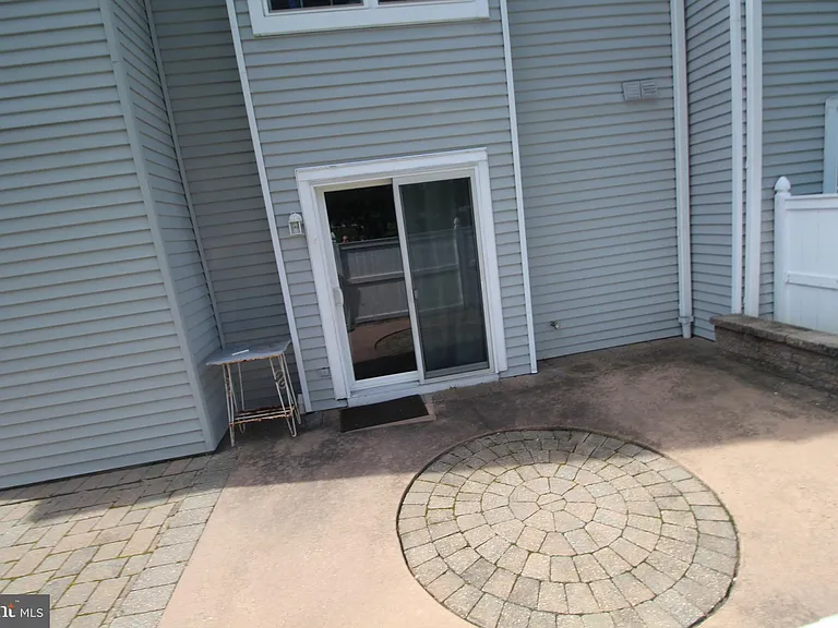 681A Rose Hollow Dr — Photo 29
