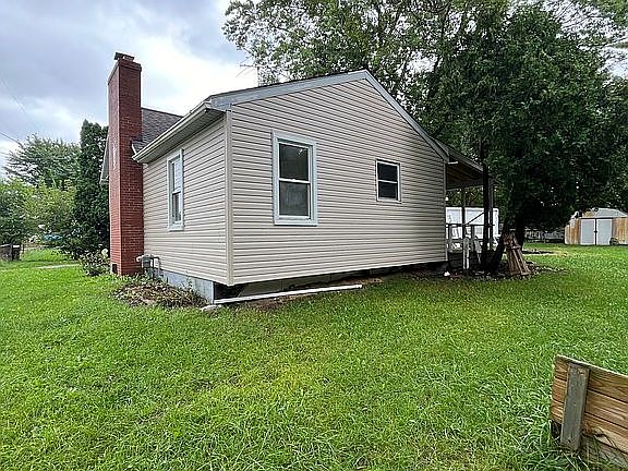 4th image of 1496 Parkwood Dr