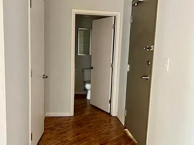 1220 Buttonwood St #202 — Photo 9