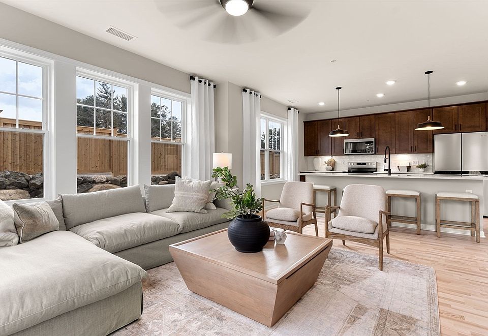 1st image of 5 Peters Farm Way #206
