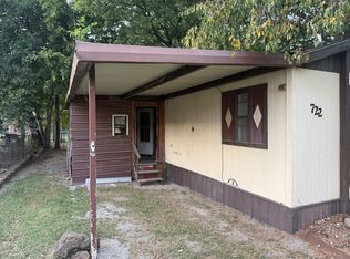722 W Maple Ave, Barnsdall, OK 74002