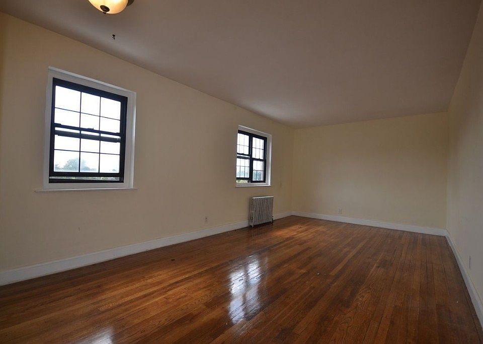 1st image of 14133 78th Ave APT 3B