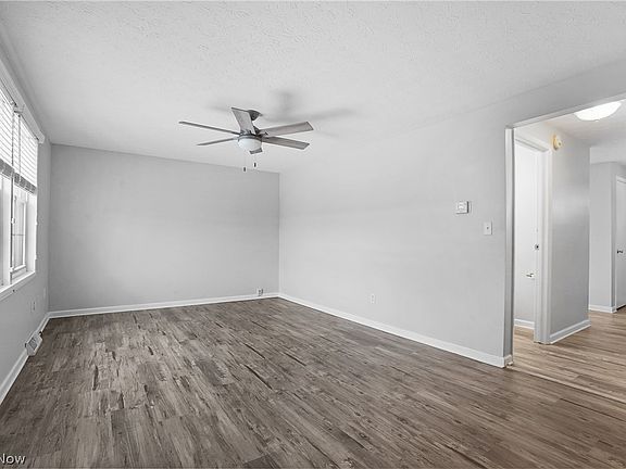3rd image of 4623A Cox Dr
