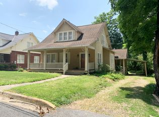 1 Maple Ln, Lexington, VA 24450