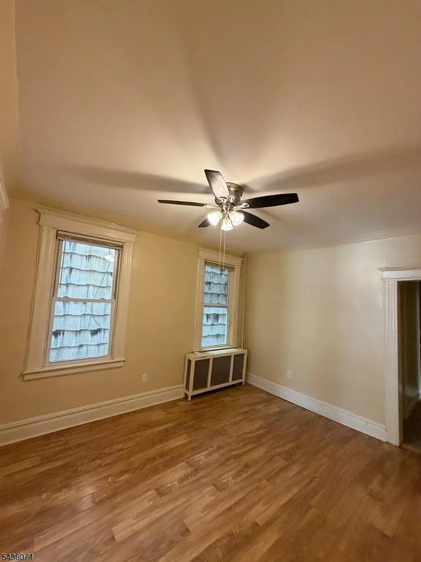 3 bed, 1.0 bath, $1,975 — Photo 3