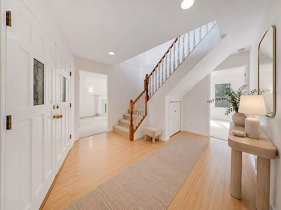 3rd image of 2333 150b St