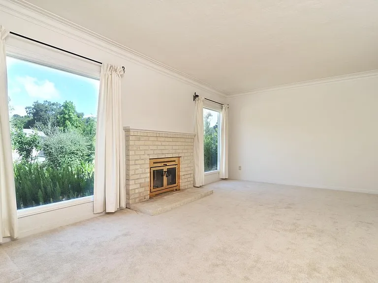 14584 Westcott Dr — Photo 3