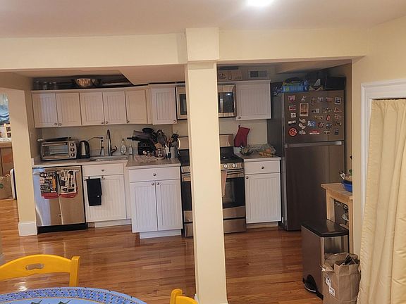 5th image of 219 Holland St #1G