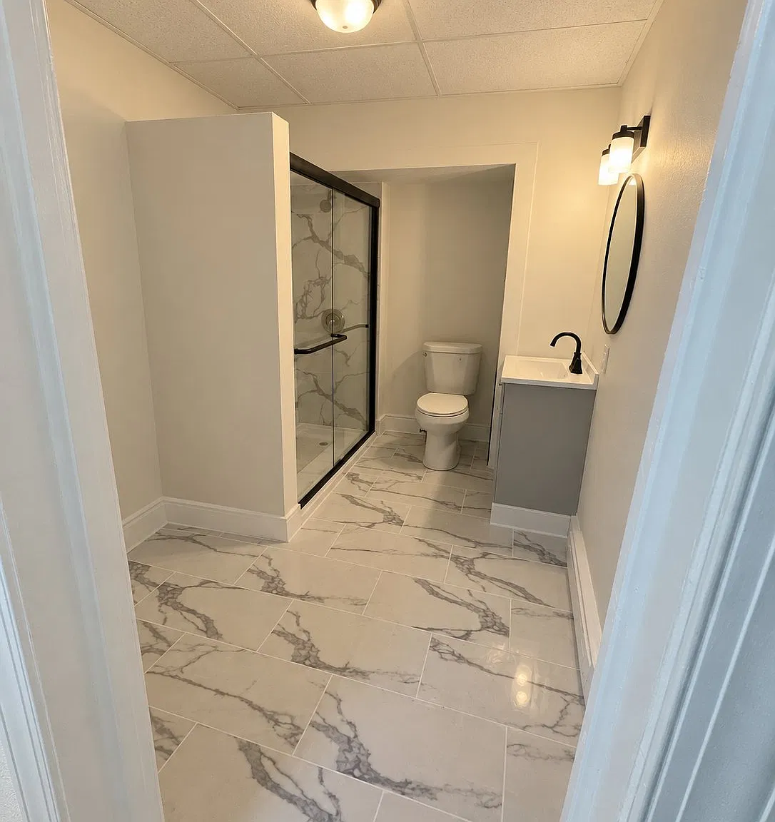 Bright Newly Renovated One-Bedroom Apartment — Photo 2