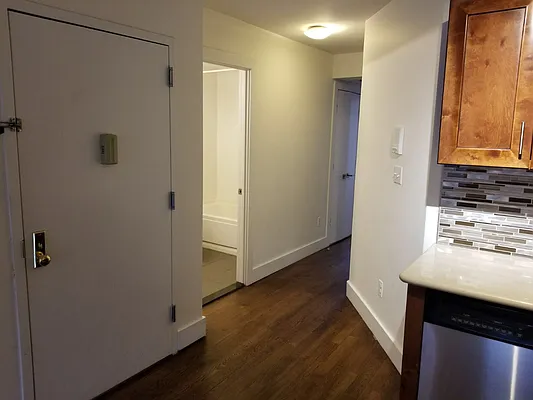 Rented by Premier Metro Realty Corp | media 30