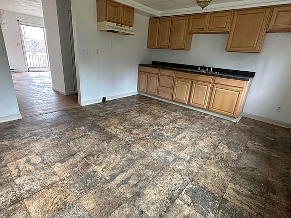 4th image of 401 Dresden Ave #8