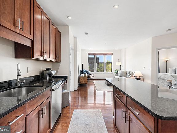 5th image of 1800 Wilson Blvd Unit 318