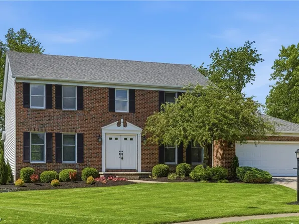 8960 Laurel Ln, North Royalton, OH 44133