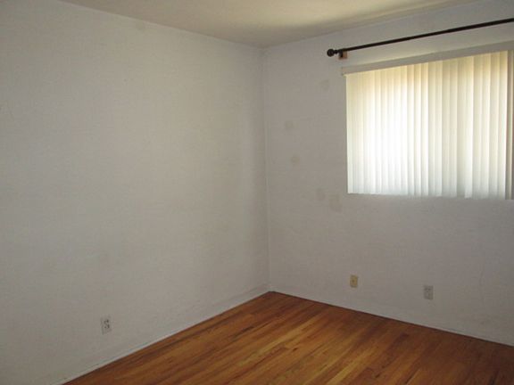 4th image of 1728 Richmond Dr NE