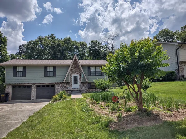 8212 Blue Spruce Dr, Hixson, TN 37343