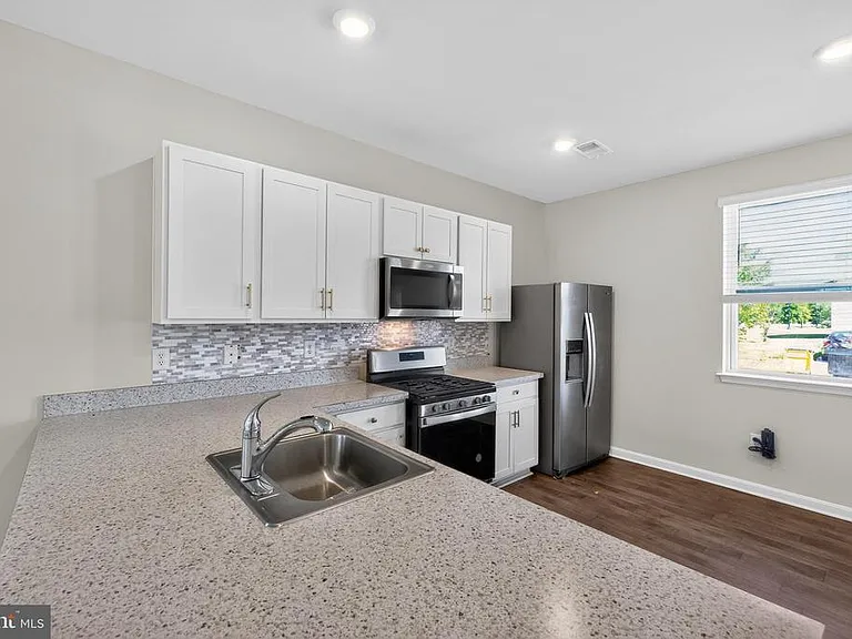 525 Little Eden Way — Photo 13