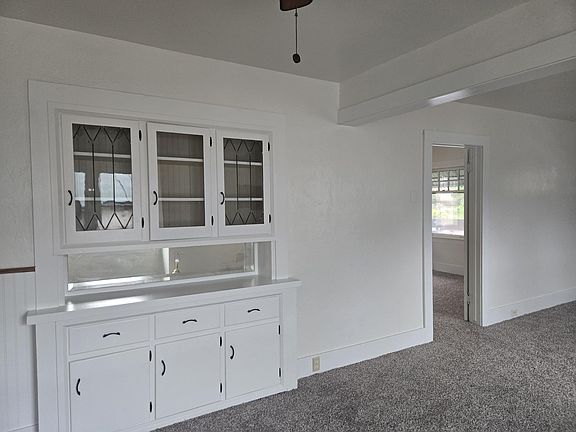 5th image of 5506 Dunsmuir Ave