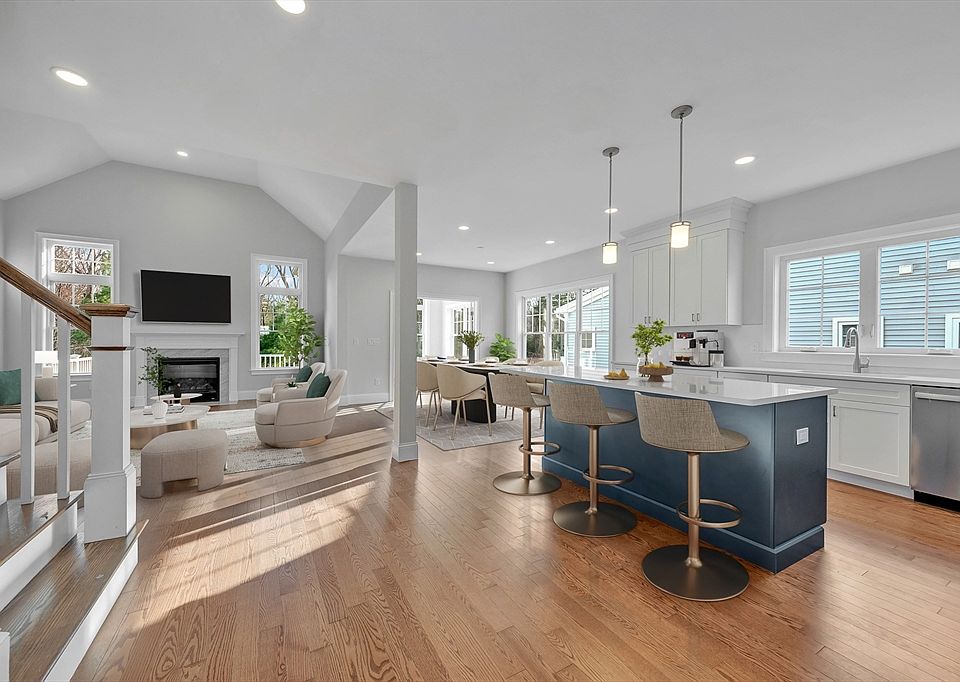 1st image of 4 Weber Farm Rd #4