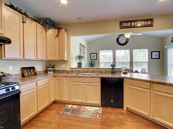 4th image of 1522 Clover Ct