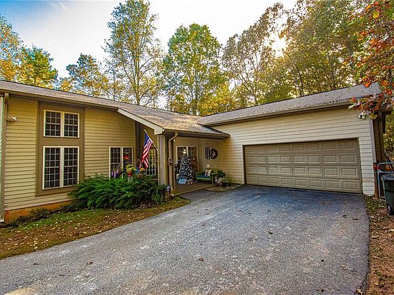 4th image of 136 Deerfield Dr