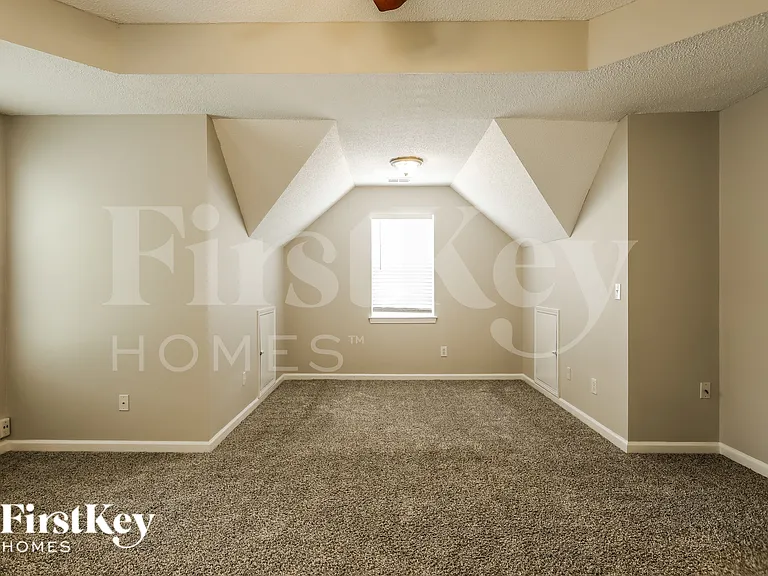 3021 Bowron Rd — Photo 11