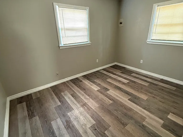 3016 E 3rd St — Photo 2