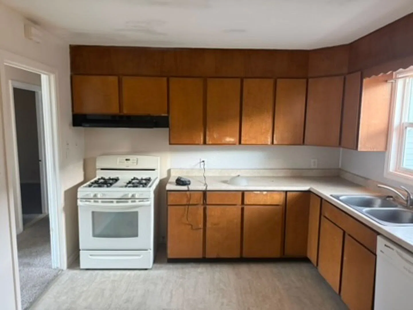 3 Bedroom Apartment Available — Photo 3