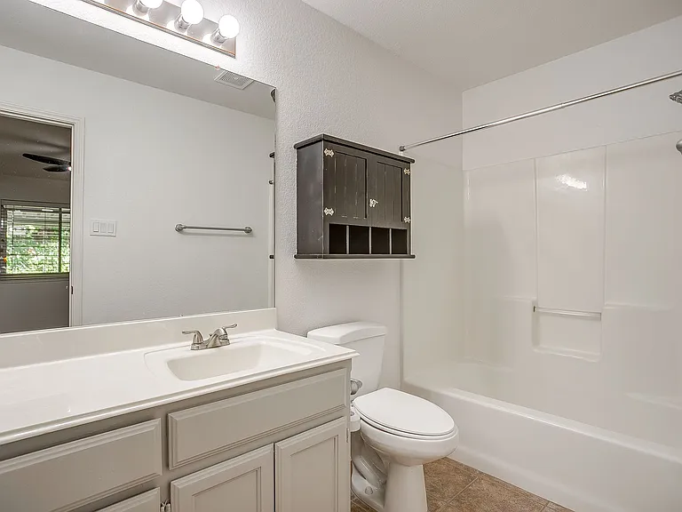 5323 Northridge Blvd — Photo 7