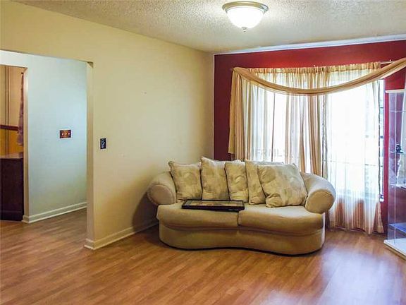 5th image of 4311 Hollow Hill Dr