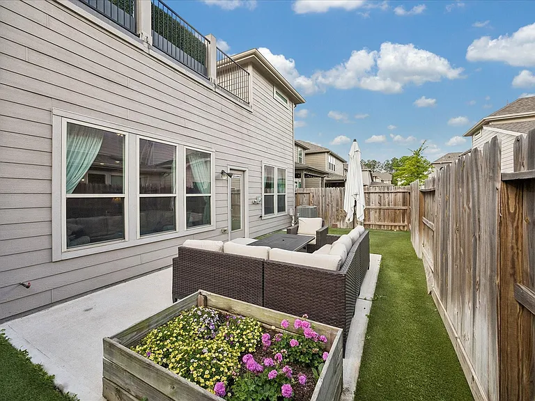4026 Delta Rose St — Photo 33