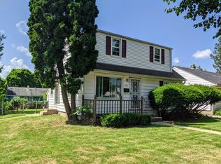 6901 W Caldwell Ct, Milwaukee, WI 53218