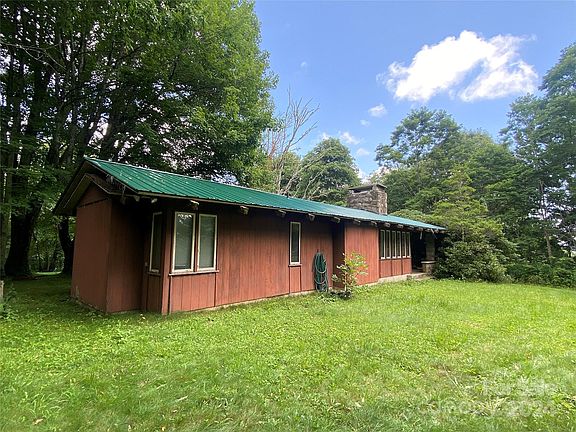 2nd image of 125 Octagon Pl