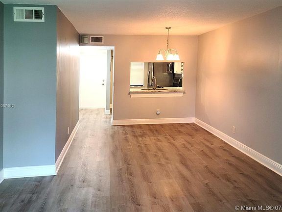 5th image of 10331 Sunrise Lakes Blvd APT 108
