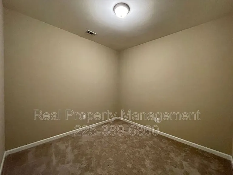 17414 Berkshire Dr — Photo 15