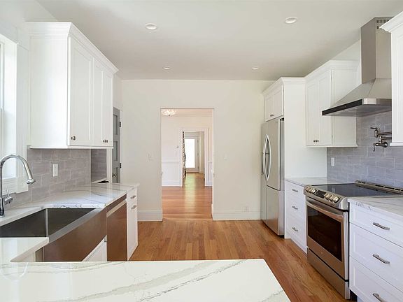 4th image of 3308 Franklin Ave