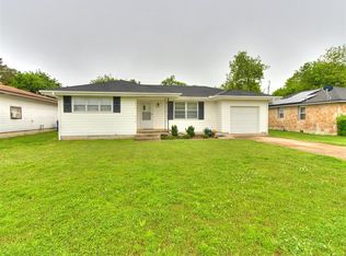 1213 W Pine St, El Reno, OK 73036