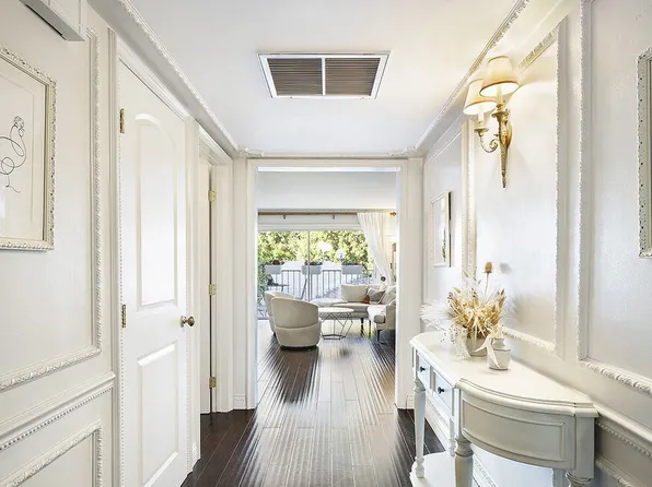 434 S Canon Dr APT 302, Beverly Hills, CA 90212