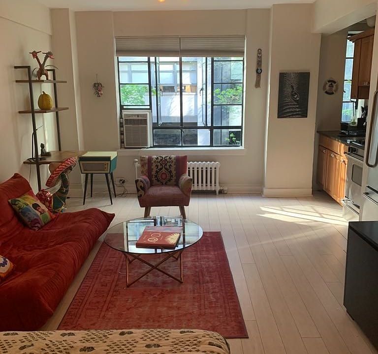 1st image of 140 E 40th St APT 3B