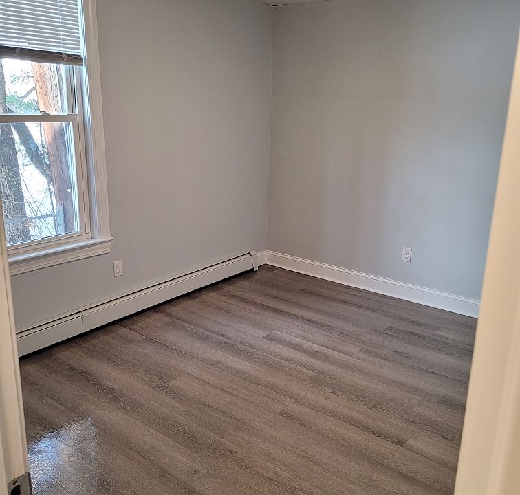 Photos may not be of exact unit