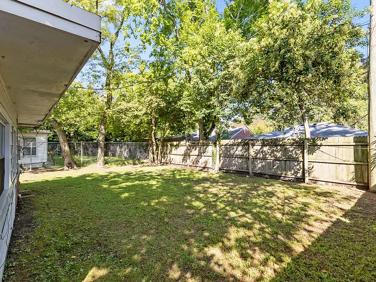 1708 W 48th St — Photo 31
