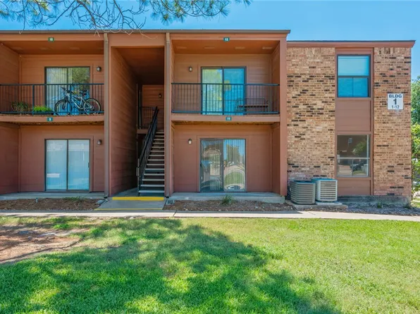 904 University Oaks #11, College Station, TX 77840