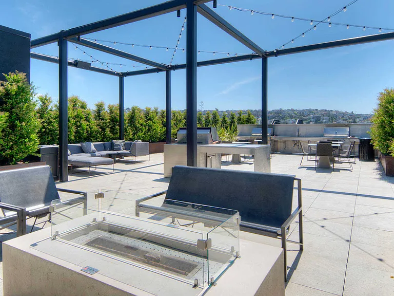 Rooftop Lounge