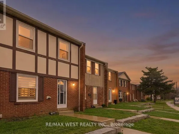 900 Central Park Dr #67, Brampton, ON L6S 3J6