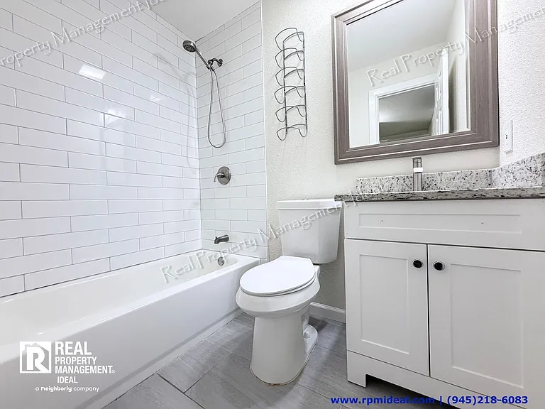 706 Jamestown Dr — Photo 16